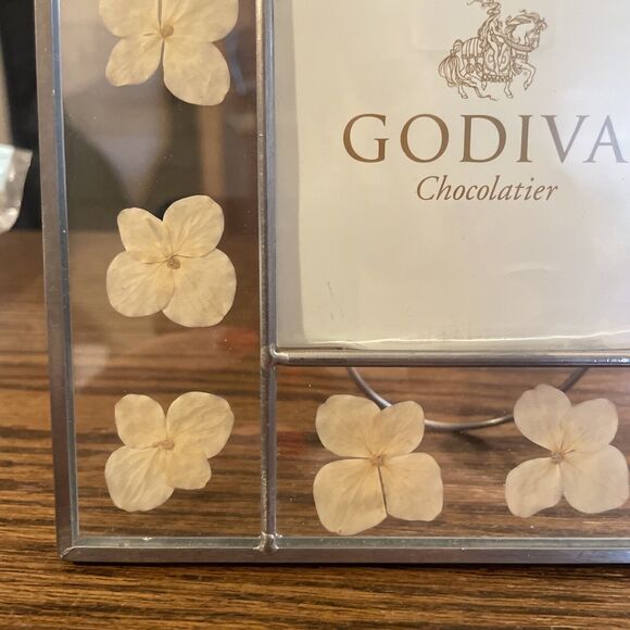 Godiva Chocolatier Pressed Flower Picture Frame NEW Holds 3 X 3 Photo Boho - Picture 2 of 6